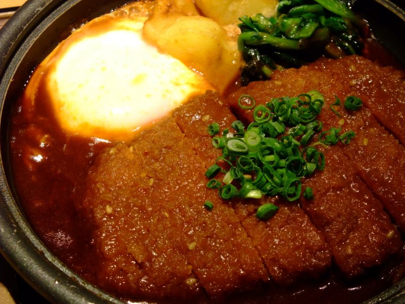 口味厚重為「名古屋」飲食文化的特色，最具代表的美食非味噌豬排莫屬。(圖片來源：Sowu - 2012 from Flickr)