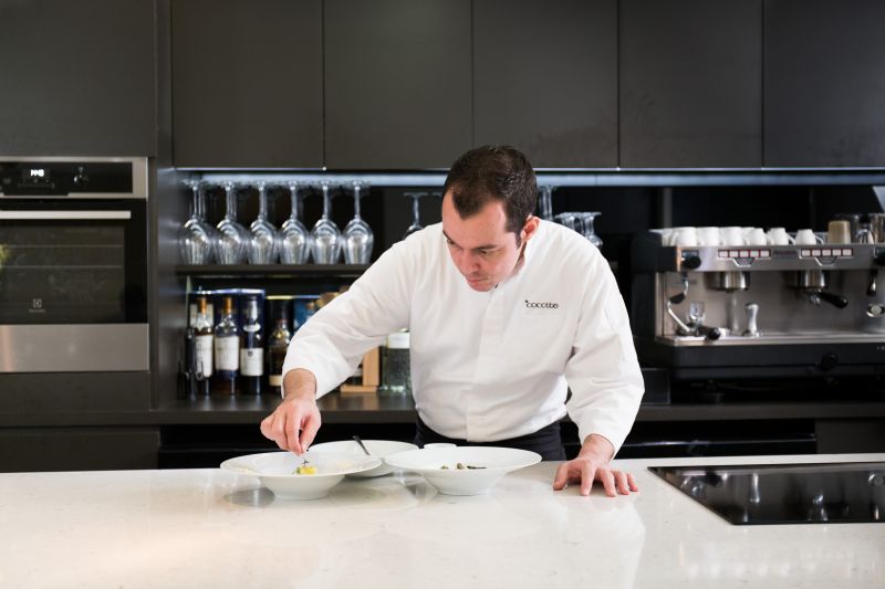 Fabien 的法式料理技藝結合生活與旅行經驗，試圖帶領客人展開 一場味蕾旅行。（Photo | 蘇國輝）