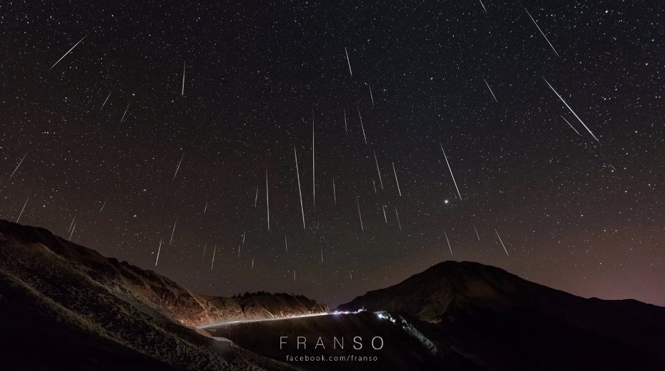 2015年12月的雙子座流星雨，於極大期時向東北拍攝 1 小時40分，而鏡頭拍攝的流星只是當晚的冰山一角，於台灣合歡山拍攝 ©franso