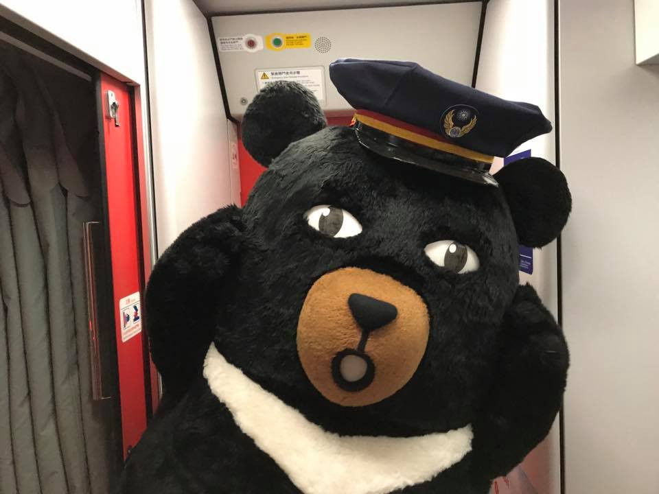 喔熊騎喚彩繪列車首航(翻攝自 官方粉絲團)