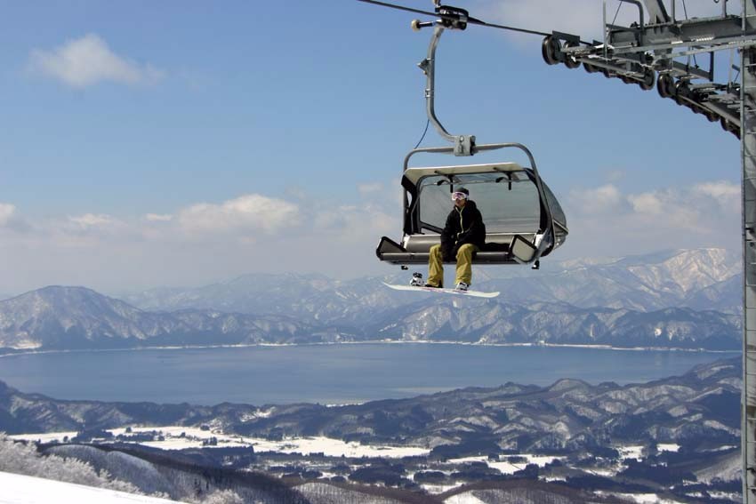 田澤湖滑雪場提供