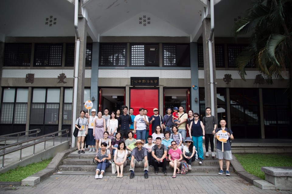 活動學員於台大學生活動中心合照;圖片提供:台大藝文中心