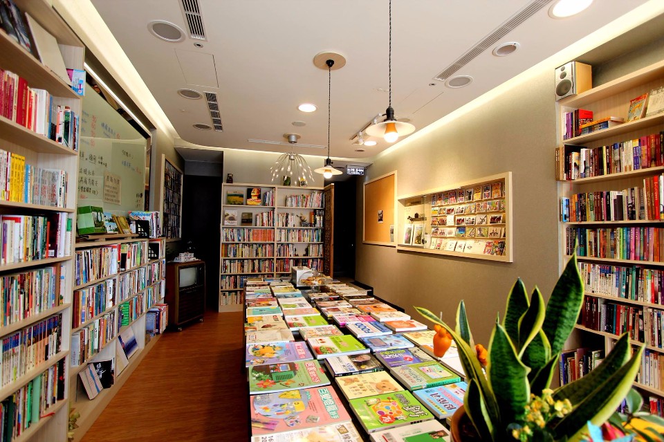 第一層的書店空間；攝影：張慧玲