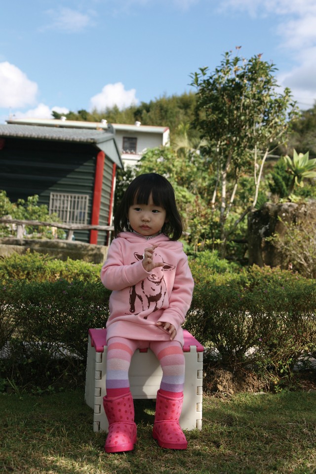 劉太太的女兒從小就開始露營，讓大自然陪著她一路成長。（圖片來源／《劉太太和你露營趣》）