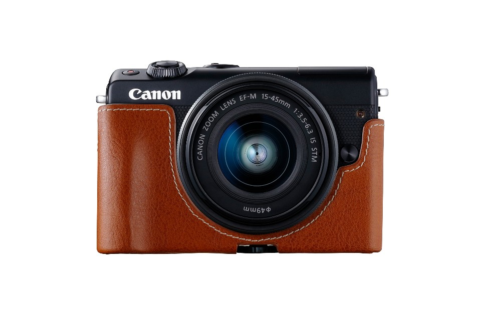Canon Image Square獨賣商品 EOS M100 棕色皮套組合 圖/台灣佳能資訊提供