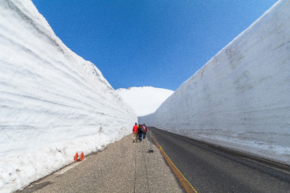 平台新讯/行程经典,享受升级 超值立山雪墙轻松圆梦