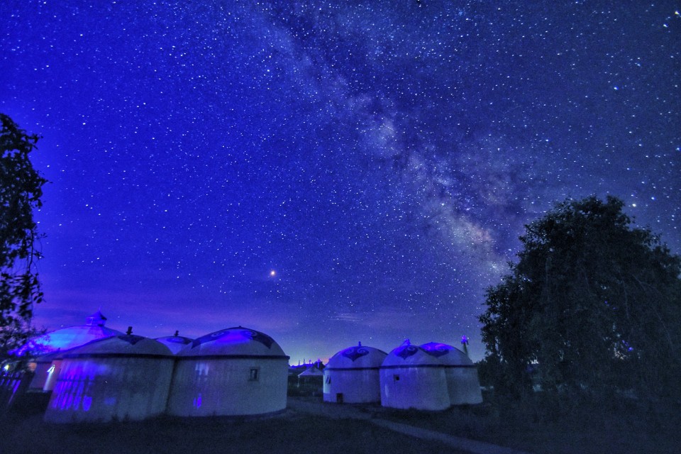 內蒙古鄂爾多斯草原 日出 星空 蒙古包夜空掛滿 鑽石 的藍色畫布 欣中國 欣傳媒旅遊頻道