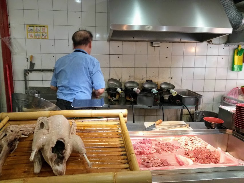 【美食】台北市行天宮「錦州美食」，麻油豬肝湯、乾麵線、豬血糕