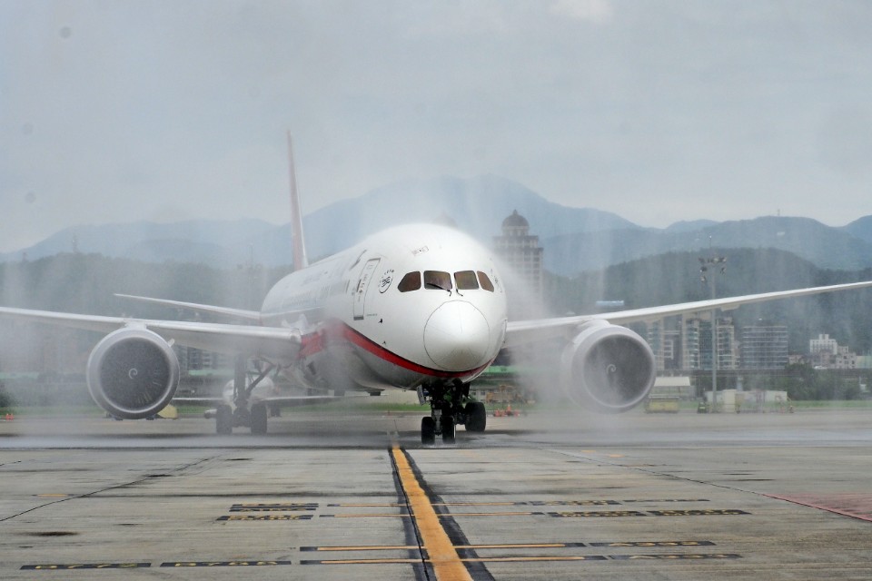 航空記事 上海航空即日起以787 9執飛松山 浦東 欣傳媒