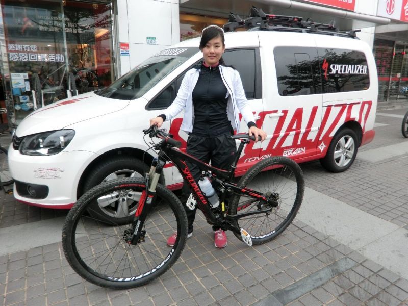 下坡女王周佩霓 Sbcu詹教授specialized登山車基礎教學 欣單車 單車讓生活更精采 欣傳媒運動頻道