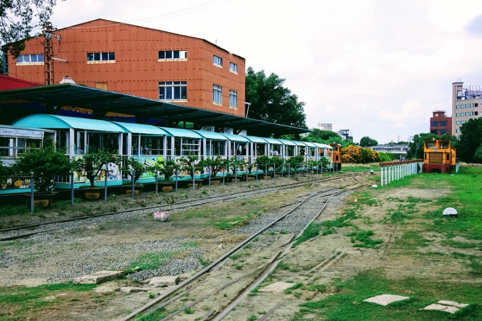 【旅遊】台南新營小旅行 - 「新營鐵道文化園區」搭五分車、乳