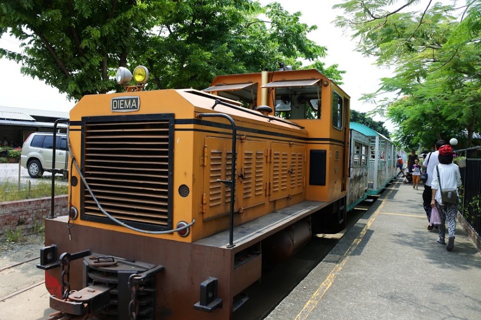 【旅遊】台南新營小旅行 - 「新營鐵道文化園區」搭五分車、乳