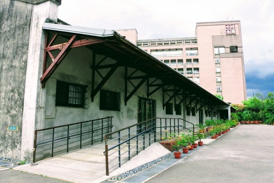 【旅遊】台北市萬華小旅行 - 里山動物列車、萬華火車站、百年