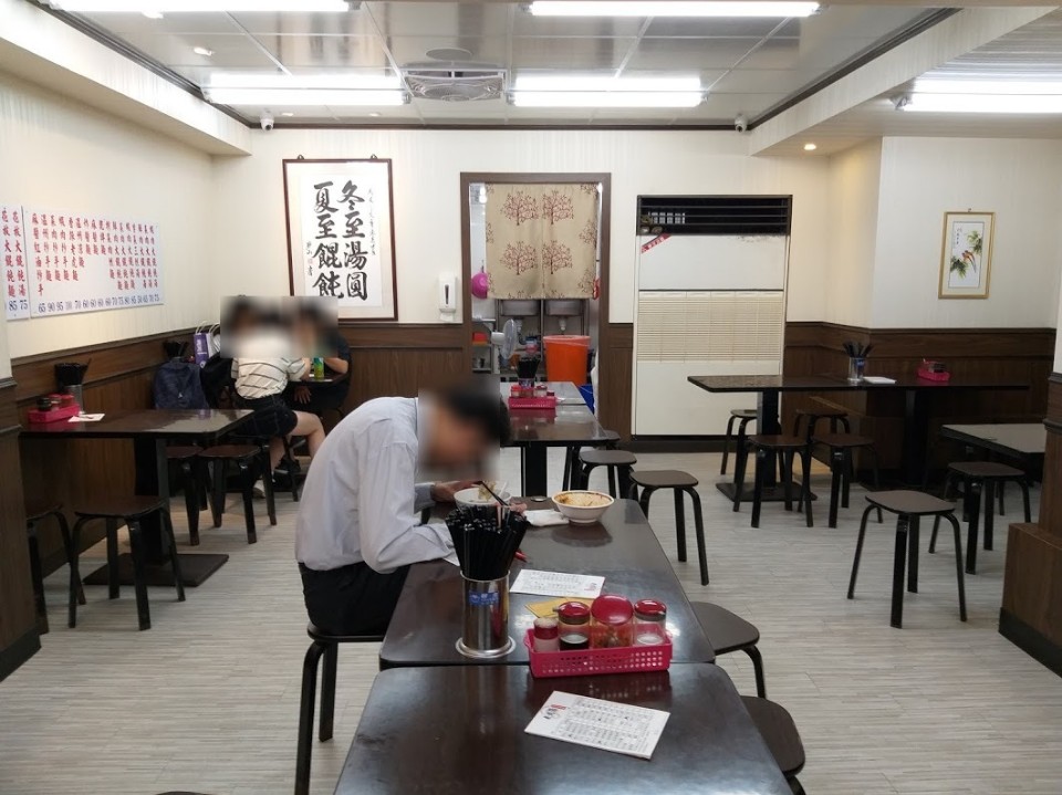 【美食】台北市東區「楊記辣虎麵溫州大餛飩」，鮮肉餛飩、麻醬紅