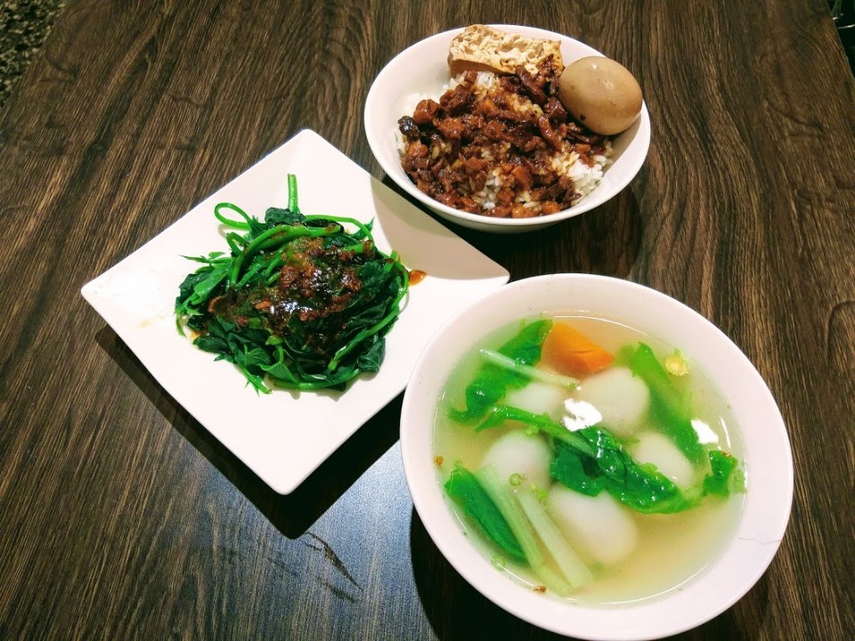 【美食】台北市通化街「蘇媽媽湯圓」，鮮肉湯圓搭青蔬、肉燥飯鹹