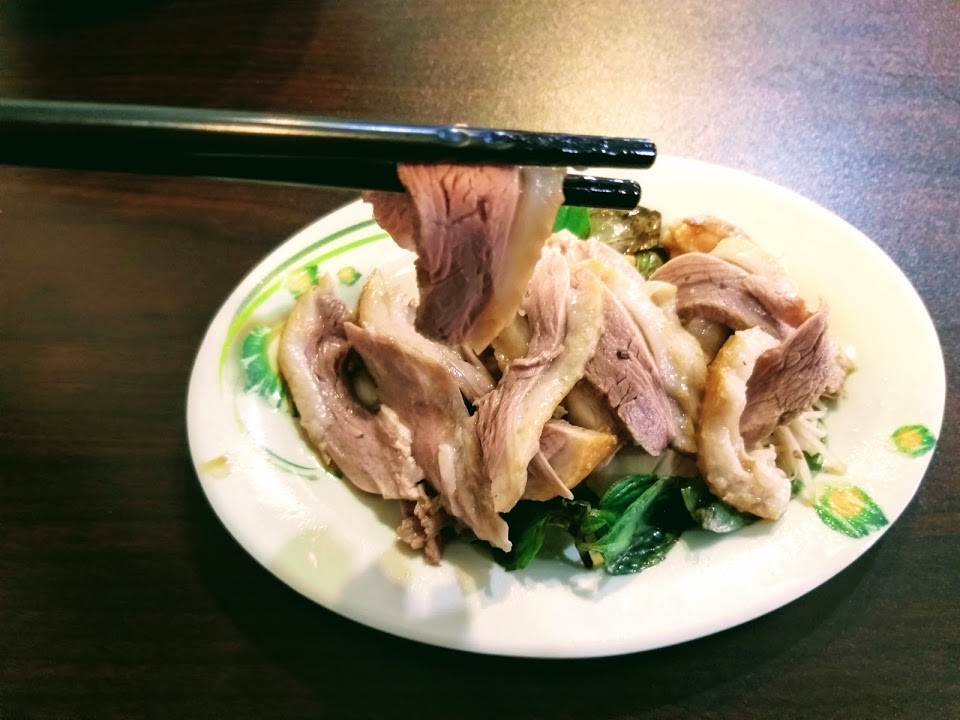 【美食】台北市東區 安東街「光頭鵝肉」，鵝肉甜鮮有Q勁、切仔