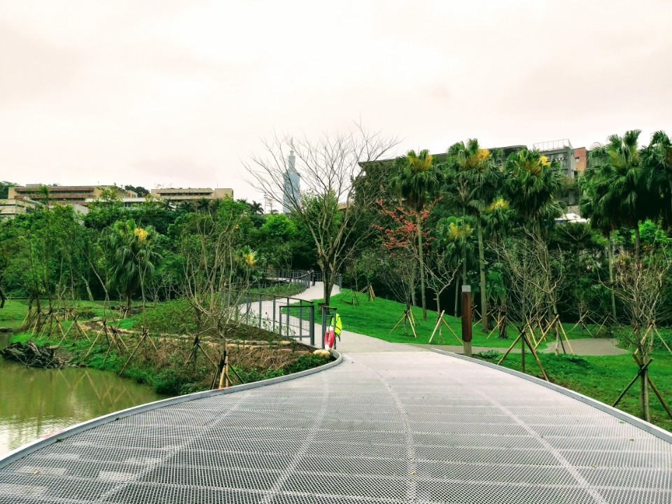 【旅遊】台北市信義區「永春陂濕地公園」城市綠地新景點，四獸山