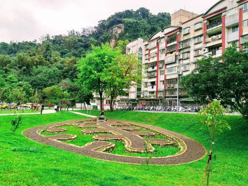 【旅遊】台北市信義區「永春陂濕地公園」城市綠地新景點，四獸山