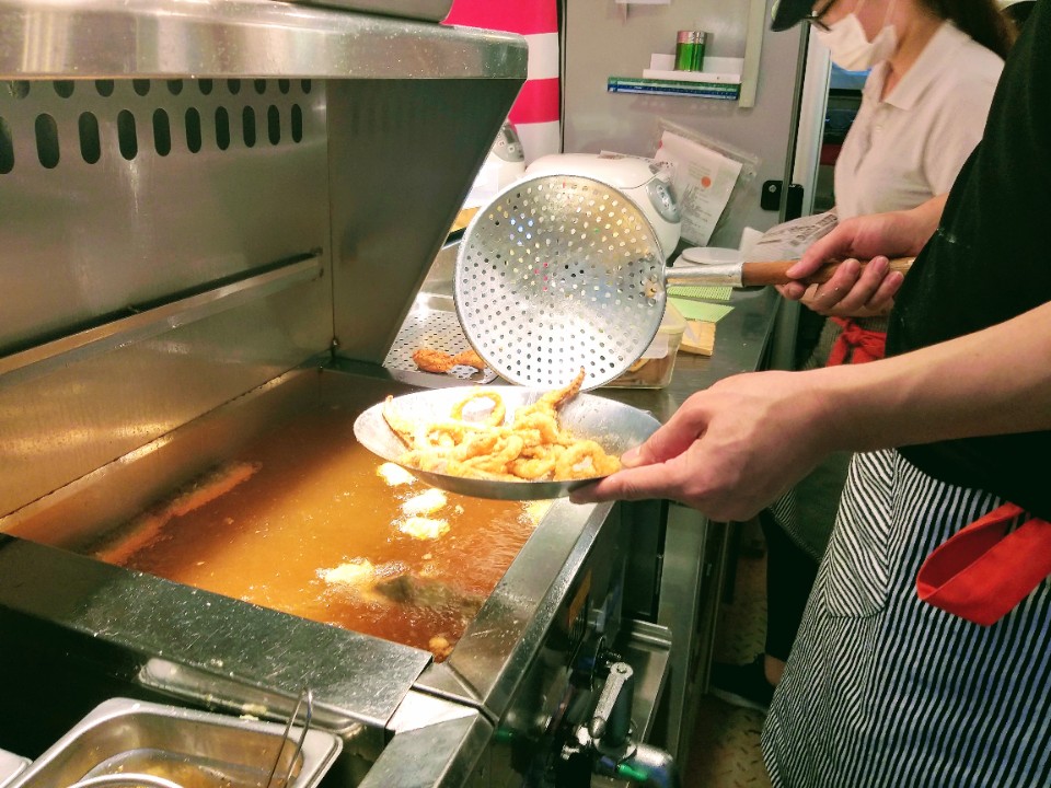 【美食】「雞武門」捷運港墘炸物推薦，壽司堡、沖繩飯糰、丼飯、