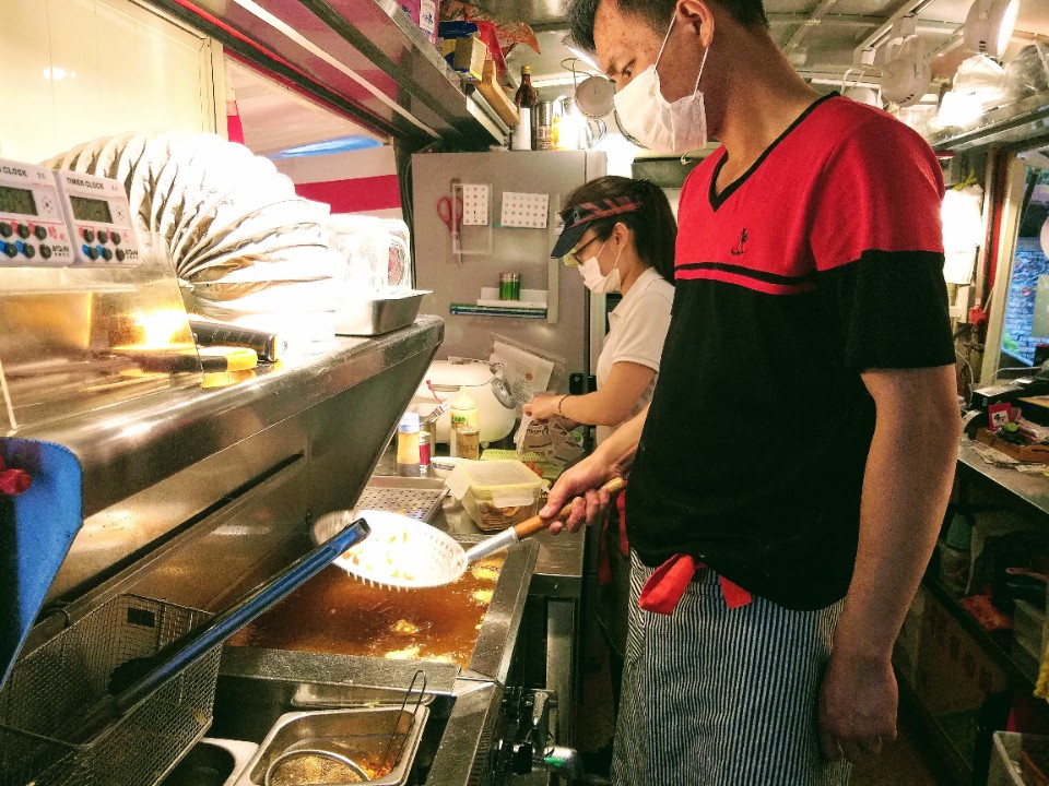 【美食】「雞武門」捷運港墘炸物推薦，壽司堡、沖繩飯糰、丼飯、