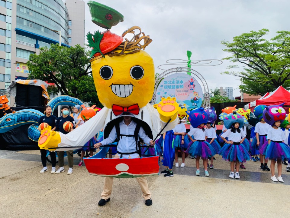 淡水環境藝術節登場 踩街發揮創意 欣傳媒