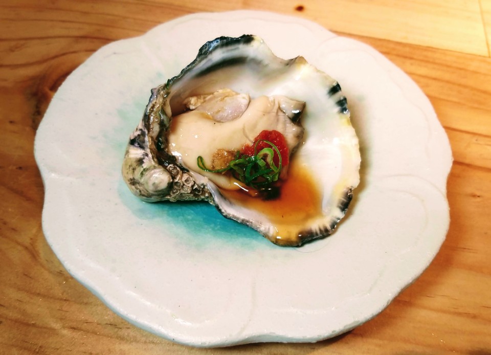 【美食】台北市東區日本料理推薦「安東建一水產」， 手抓海鮮盤