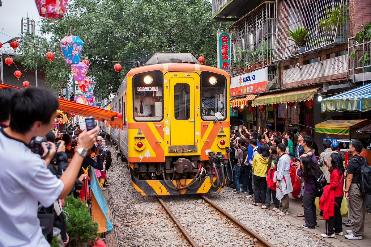 享譽國際的台鐵平溪線更是攝影旅遊首選之地 欣傳媒