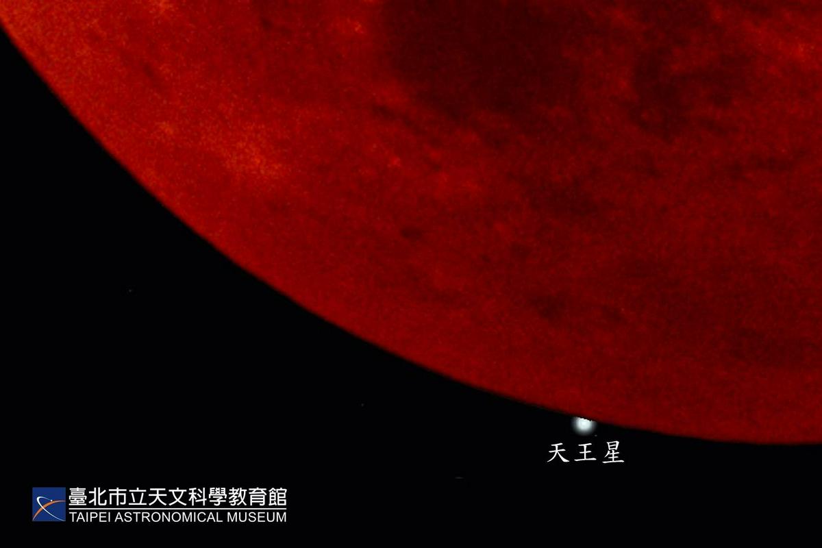 22攝影迷必追 月全食 紅月亮 掩天王星千載難逢 在此之前21還有彗星可看 欣傳媒