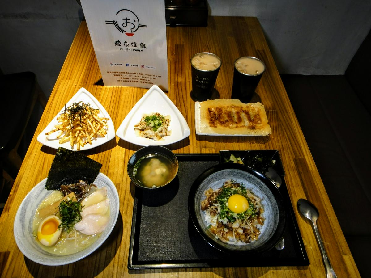 【美食】「燈來拉麵」蘆洲拉麵推薦，日式拉麵丼飯好美味、捷運三