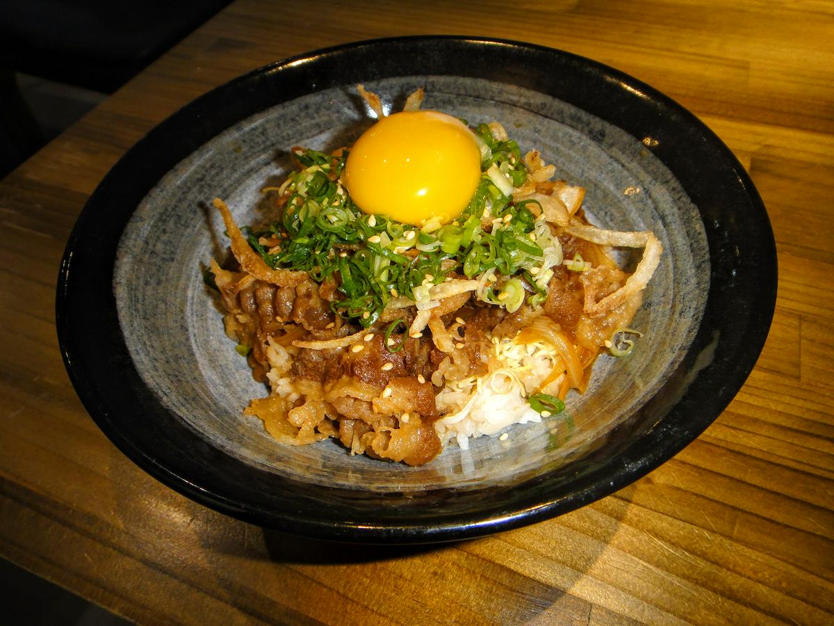 【美食】「燈來拉麵」蘆洲拉麵推薦，日式拉麵丼飯好美味、捷運三