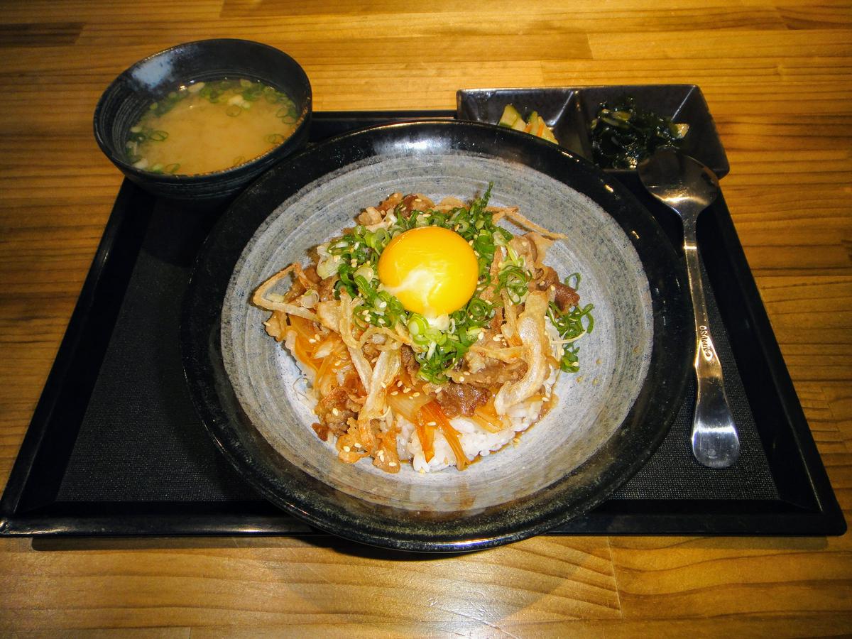 【美食】「燈來拉麵」蘆洲拉麵推薦，日式拉麵丼飯好美味、捷運三