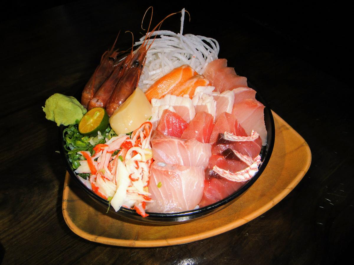 【美食】「丼賞和食」南京東路生魚片丼飯，中山區海鮮丼推薦、中