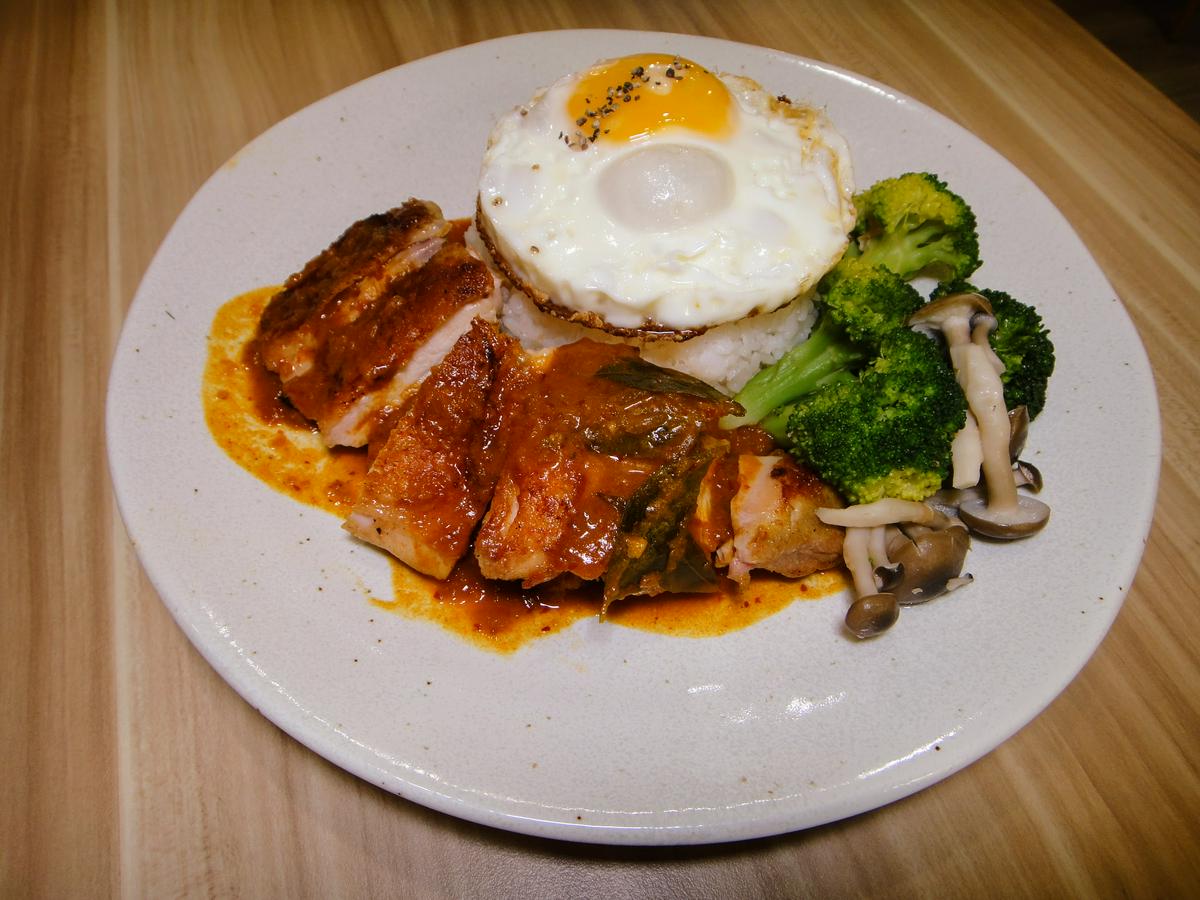 【美食】「天晴好日咖啡餐館」板橋異國料理推薦，板橋馬來西亞菜