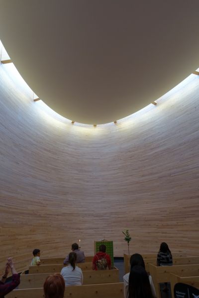 康比禮拜堂為所有人打造了一個寧靜的專屬空間。（圖片提供：李清志）