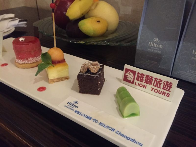 希爾頓酒店的迎賓蛋糕 (圖片來源:凱雯)