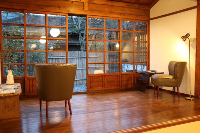 珍貴的傳統和室空間，流轉著令人沉醉的檜木香氣、依循日式傳統工法所製的榻榻米與窗紙，完整呈現日式建築經過長年淬煉而成的美學精粹／圖 緩慢提供