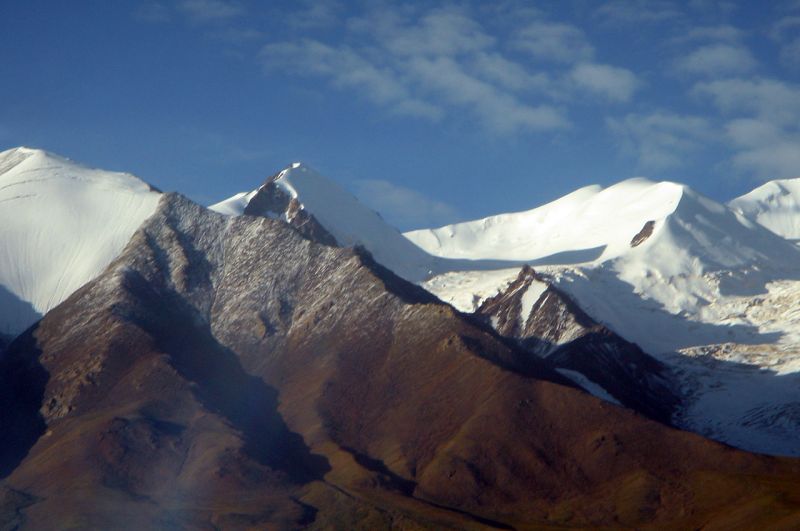 位於西藏和青海交界的唐古喇山口，是西藏四大神山之一。