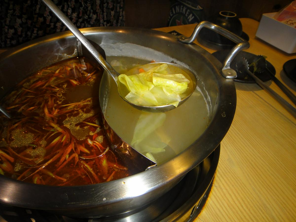 【美食】「洪爺麻辣鴛鴦鍋 板橋店」江子翠火鍋推薦，板橋麻辣鴛