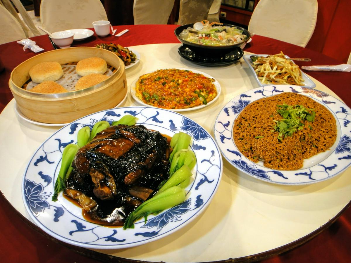 【美食】「龍翔園餐廳」大安川湘菜推薦，東區中式合菜推薦、東區