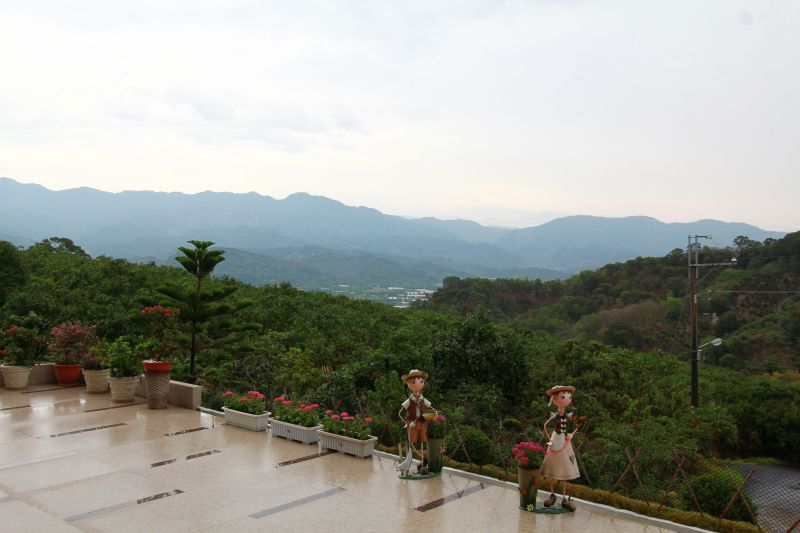 台南梅嶺住宿望山看海如仙境 推薦雲頂景觀 微風山谷 萊庭園 欣傳媒