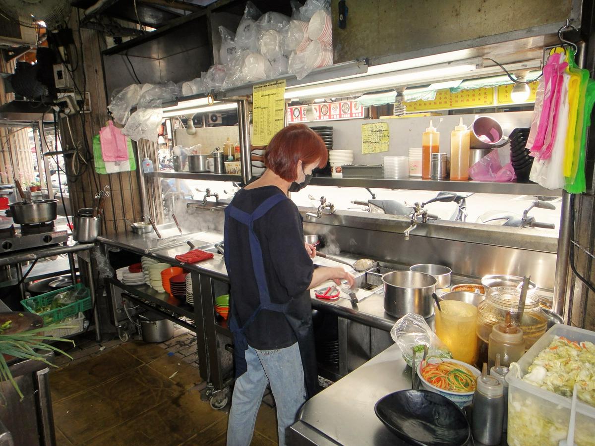 【美食】「廟口臭豆腐（新莊廟街）」臭豆腐、麵線、肉圓，新莊廟