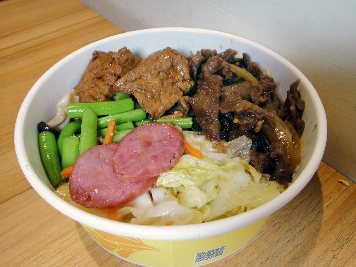 【美食】「自然味」新店便當推薦，排骨飯、雞腿飯、日式丼飯、台