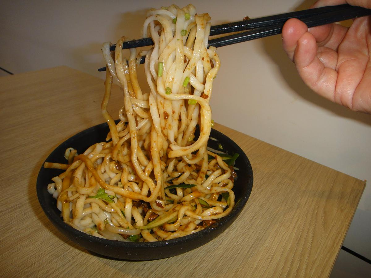 【美食】「芳珍蔬食 松山八德店」八方雲集蔬食 水餃、煎餃、鍋