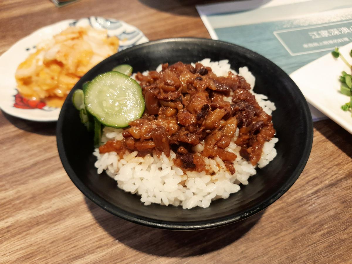 【美食】「江家深澳小漁村」海鮮粥、海鮮炒麵、炸物！行天宮美食