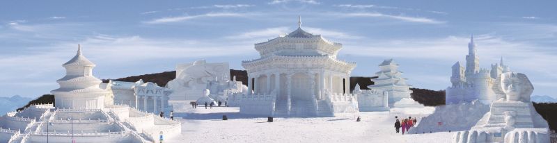 瀋陽每年冬天全市舉辦冰雪節，充滿各種雪地娛樂。