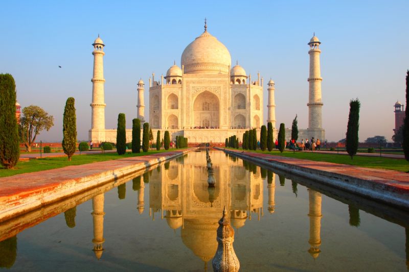 印度阿格拉泰姬瑪哈陵，近距離體驗繽紛帝國文化。(圖片由Booking.com繽客提供)