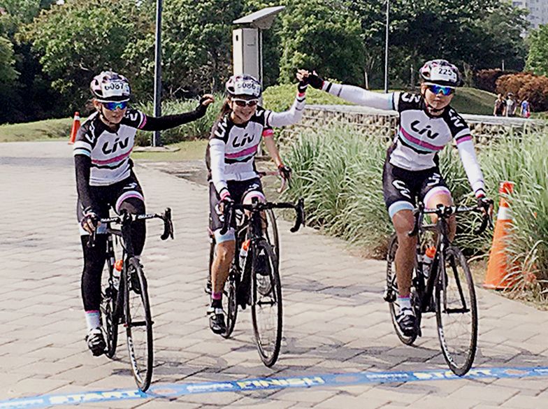 Liv 宜蘭縣隊三名女將率先完成捷安特嘉年華Liv女子自我挑戰50K。(捷安特提供)