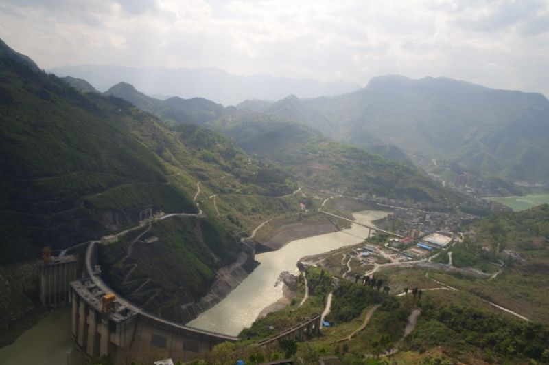 芙蓉江與烏江斷開的大壩　(圖片來源：費許)