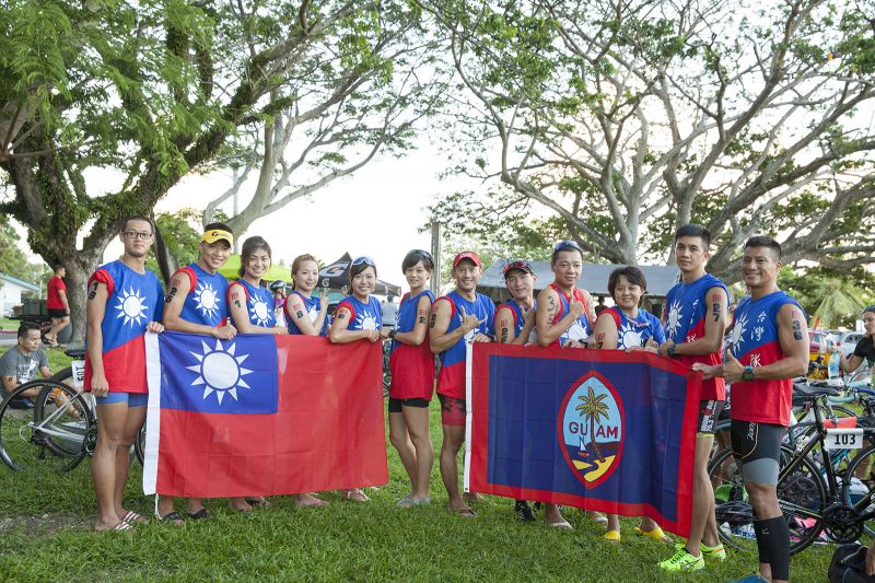 12位台灣選手組成台灣鐵人聯隊參賽(關島觀光局提供)