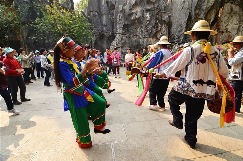 傳統藝術舞蹈表演 (圖片來源：七彩雲南官方網站http://www.funyunnan.com/)